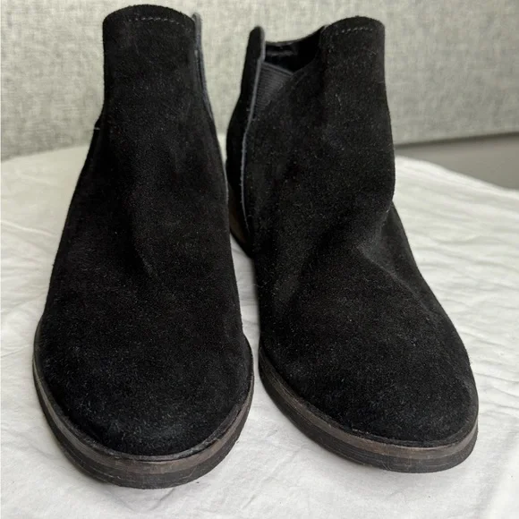Dolce Vita Black Suede Chukka Boots Size 6.5 - Picture 2 of 6